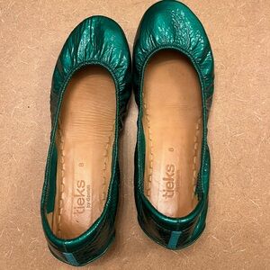 Tieks Emerald green patent size 8
